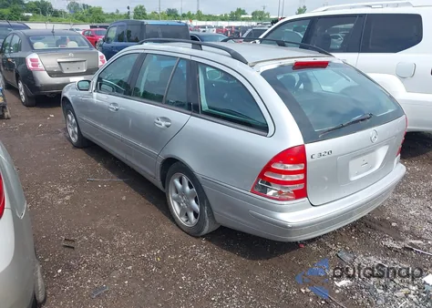 2002 Mercedes-Benz C 320 z USA, uszkodzony, nr VIN WDBRH64J52F143983